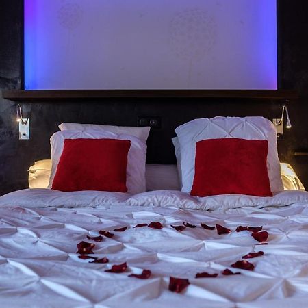 Adsweet Apartment Еперне Екстериор снимка